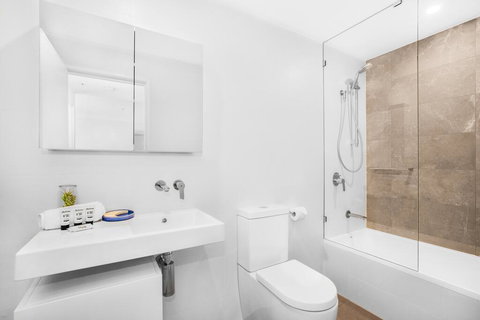 2-Bed Beach Apartment With Pool, Parking And Balcony - Hotel NSW 3