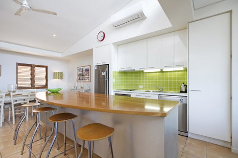 2/22 Stevens - Hotel NSW 0