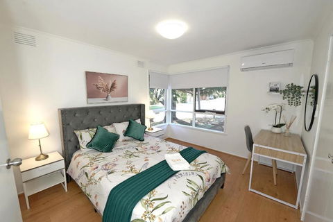 Best Location Entire House Staycation Parkland Surrounding - Hotel NSW 4