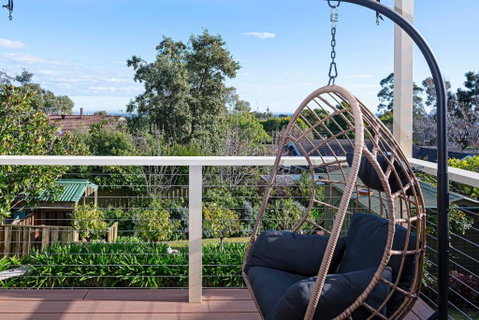 Cityscape Charm - 2BR Home In Wattle Park - Hotel NSW 0