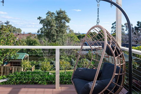 Cityscape Charm - 2BR Home In Wattle Park - Hotel NSW 0