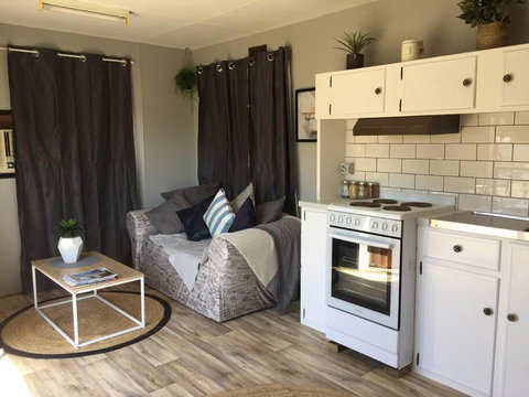 Cute Private Studio Flat With AIRCON! - Hotel NSW 4