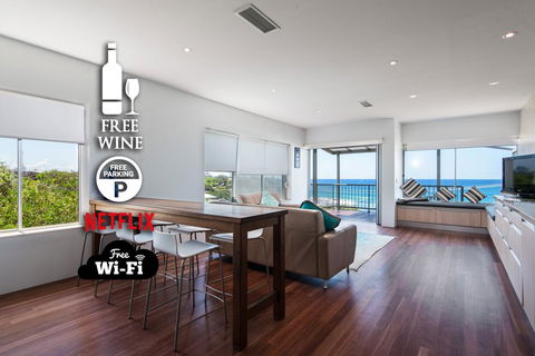 2BR Coolum Beachfront , 180 Views , Wine, Netflix - Hotel NSW 0