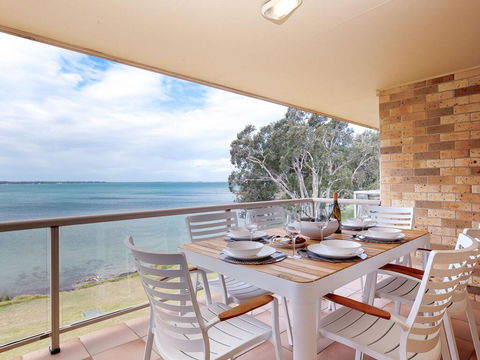 3 'Pelican Sands', 83 Soldiers Point Rd - Stunning Waterfront Unit With Magical Water Views & Air Conditioning - Hotel NSW 0
