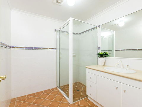 3 'Peninsula Waters', 2-4 Soldiers Point Rd - Beautiful Air Conditioned Unit With Pool, Lift & WIFI - Hotel NSW 2