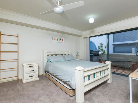 3 'Peninsula Waters', 2-4 Soldiers Point Rd - Beautiful Air Conditioned Unit With Pool, Lift & WIFI - Hotel NSW 0