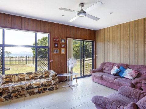 3 Curlew Avenue - Hotel NSW 3
