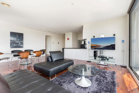 3-Bed Apartment With Parking Near Parks And Dining - Hotel NSW 0