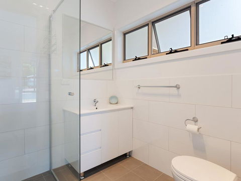 5 Bent Street - Huge House With Foxtel & Aircon - Hotel NSW 2