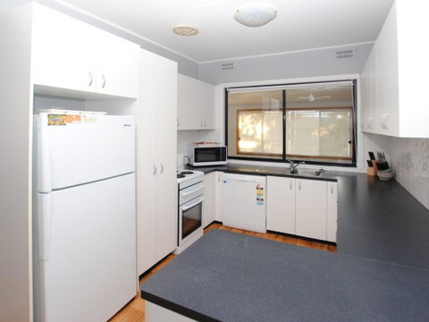 59 Wharf Street Opposite Bowling Club - Hotel NSW 1