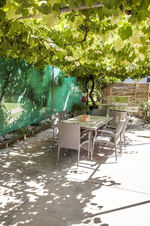 725 Myrtleford-Yackandandah Road - Hotel NSW 3