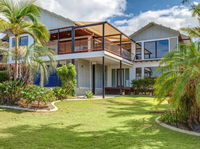90 Cooloola Drive - Rainbow Beach Luxury Beach House Ocean Views