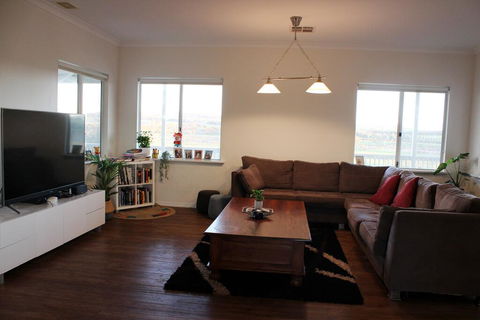 A Better Life Animal Sanctuary FarmStay - Private Two-Bedrooms, Lounge Room & Bathroom & Toilet, Shared Kitchen - Hotel NSW 3