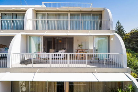 A Ray Of Sunshine - Hotel NSW 3