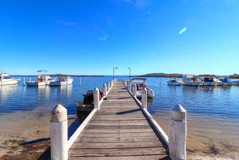 A Reflection On The Lake - Hotel NSW 2