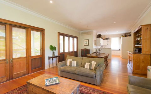 Abaleen House - Hotel NSW 3