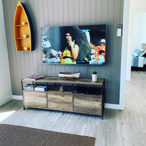 Abode Callala Beach Jervis Bay - 100m To Beach! - Hotel NSW 3