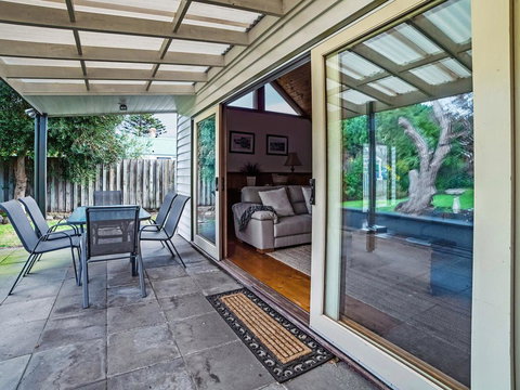 Abrahams On Bank - Hotel NSW 1