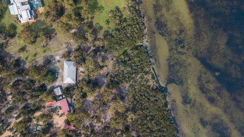 Acacia Lakehouse - The Lake At Your Doorstep - Hotel NSW 1