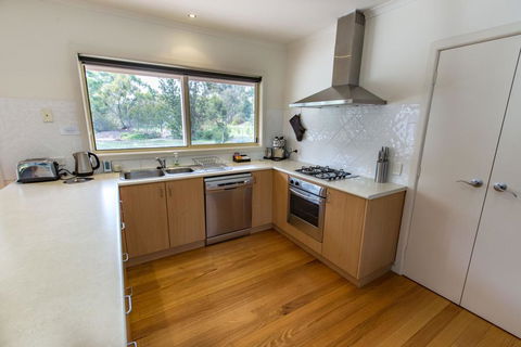 Acacia Lakehouse - The Lake At Your Doorstep - Hotel NSW 2