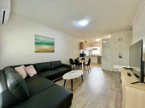 Dishwasher,ac,dryer Campbelltown Courtyard East - Hotel NSW 2