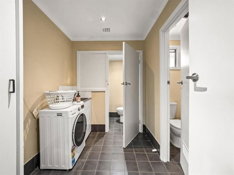 Eagle Bay Beach House - 300m To The Beach! - Hotel NSW 4