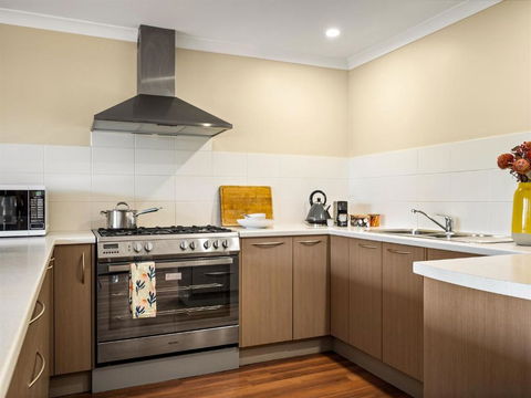 Eagle Bay Beach House - 300m To The Beach! - Hotel NSW 2