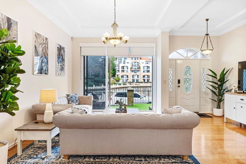 East Perth Luxury Waterfront Retreat - Hotel NSW 3