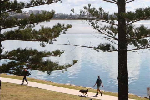 Eastbourne U4 80 Esplanade Golden Beach - Hotel NSW 1