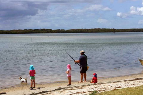 Eastbourne U4 80 Esplanade Golden Beach - Hotel NSW 3