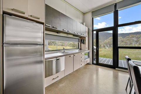 Ecocrackenback 7 Sustainable Chalet Close To The Slopes - Hotel NSW 4