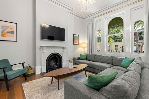 Elegant 6-Bed Home With Harbour Views - Hotel NSW 0