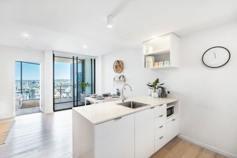 Elegant And Cozy Top Floor 1BD Apartment At South Bank - Hotel NSW 3