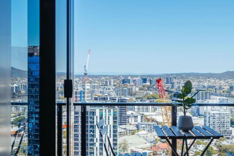 Elegant And Cozy Top Floor 1BD Apartment At South Bank - Hotel NSW 2