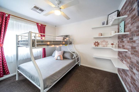 Escape To Adelaide Hills - Hotel NSW 1