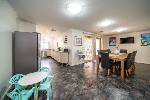 Escape To Adelaide Hills - Hotel NSW 3