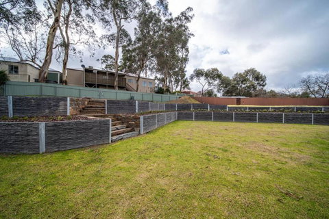 Escape To Adelaide Hills - Hotel NSW 4