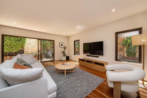 Esplanade Escape To The Brighton Beach Boxes - Hotel NSW 1