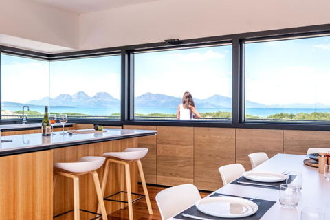 Elements - Freycinet Holiday Houses - Hotel NSW 4