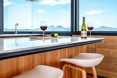 Elements - Freycinet Holiday Houses - Hotel NSW 1