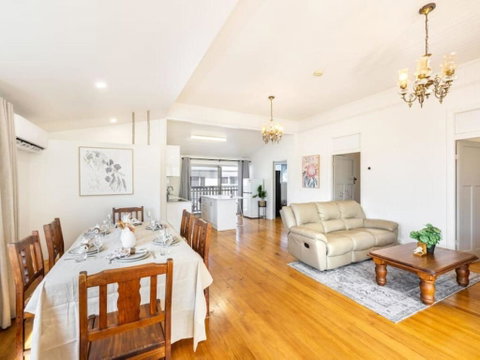 Family Friendly Cozy 4BR House At Annerley - Hotel NSW 2