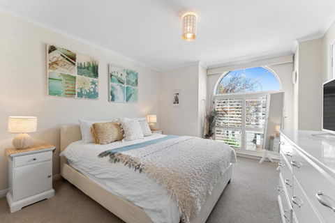 Fantastic Family Home Near City - Hotel NSW 4