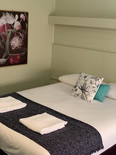 Finley Country Club Hotel Motel - Hotel NSW 2