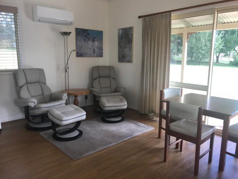 Glen Waverly Farmstay - Hotel NSW 2