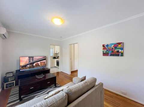 Ground Floor One Bedroom Apartment In Elsternwick - Hotel NSW 2