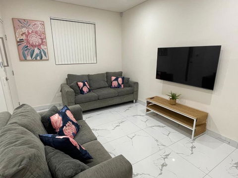 Guest House - Self Contained - Hotel NSW 3