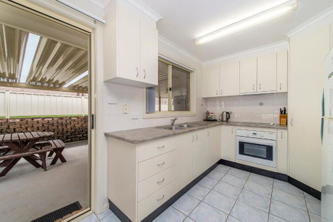 H1211 Mission Terrace Lakewood Heights Estate - Hotel NSW 4