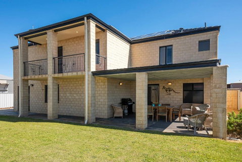 Happy Daze - Hotel NSW 1
