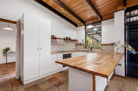 Hillside Retreat- Your Tranquil Home Away - Hotel NSW 1