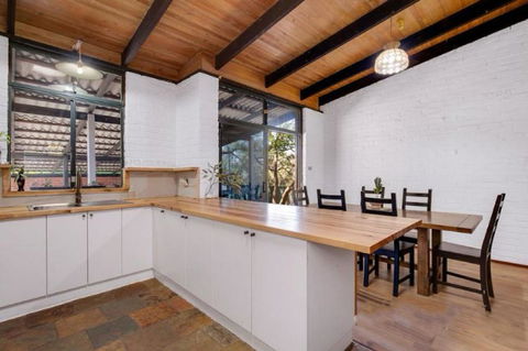 Hillside Retreat- Your Tranquil Home Away - Hotel NSW 3